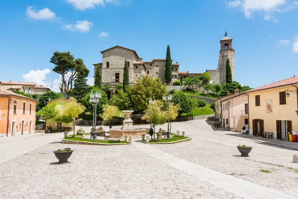 la piazza di greccio